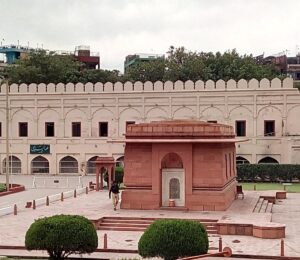 tomb-of-mohammed-iqbal