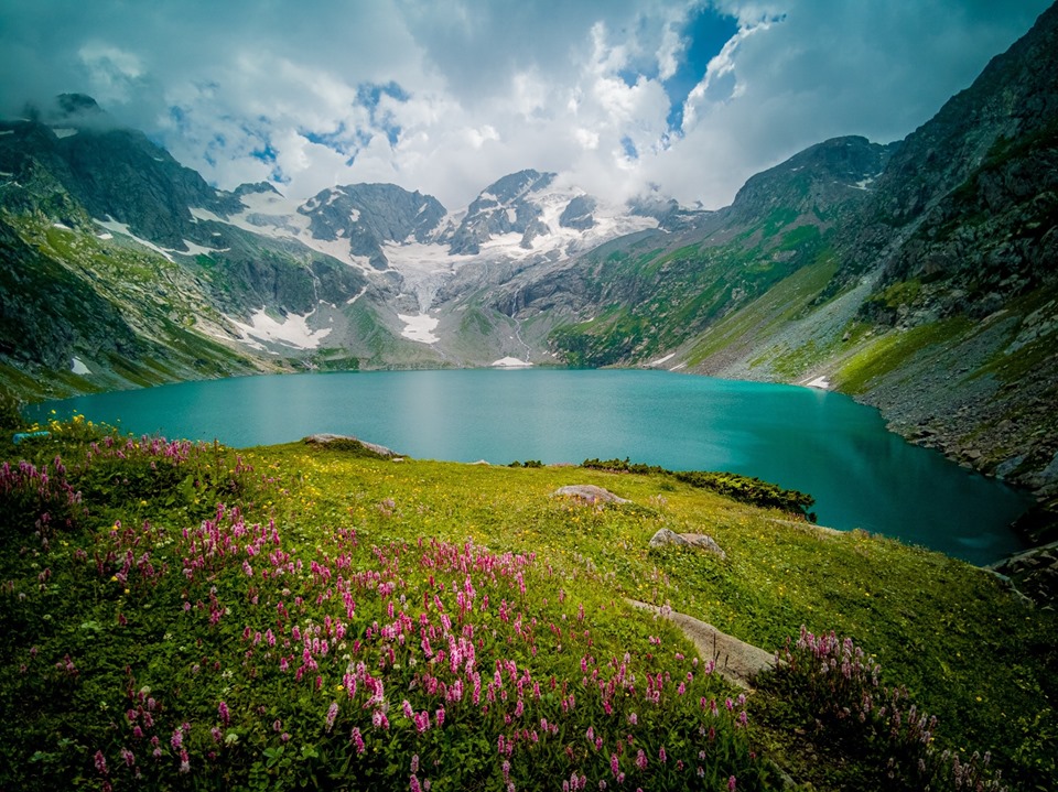  katora-lake-Kumrat-Valley